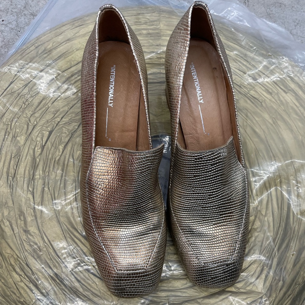 Intentionally Blank Franz Shoes Size 38